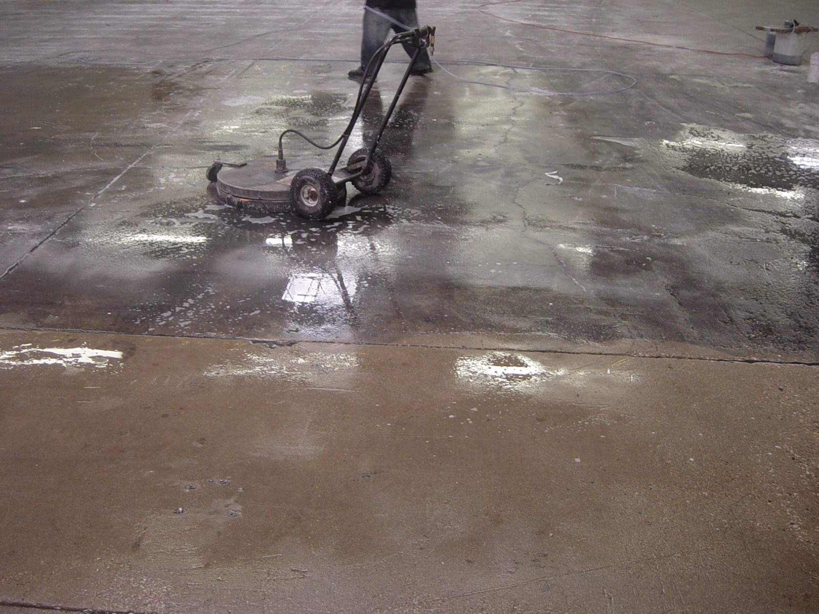 Factory Floor Cleaning in Chicago